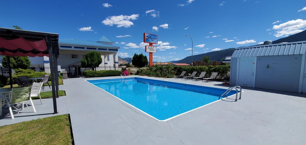 Hotel Grand Forks Inn 2*