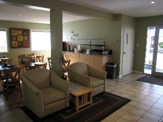 Hotel Grand Forks Inn